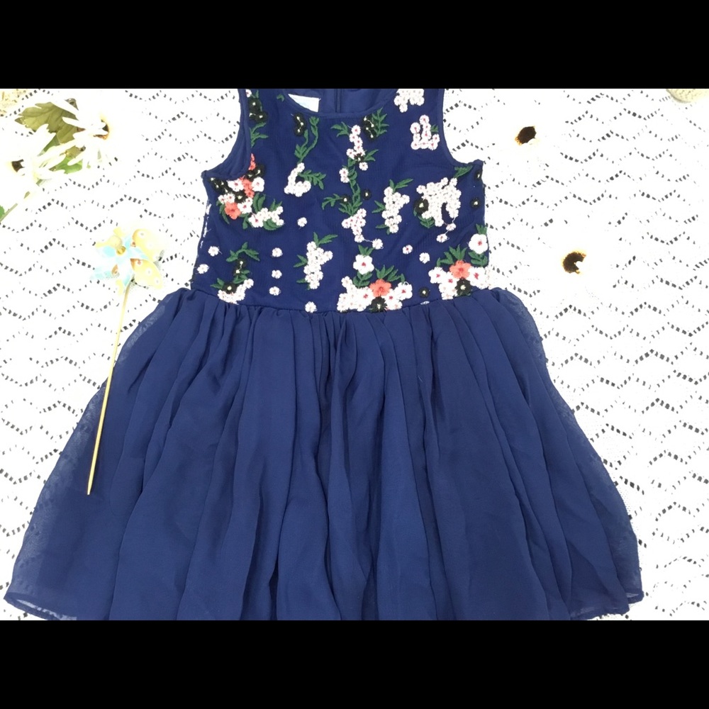 Girls dress